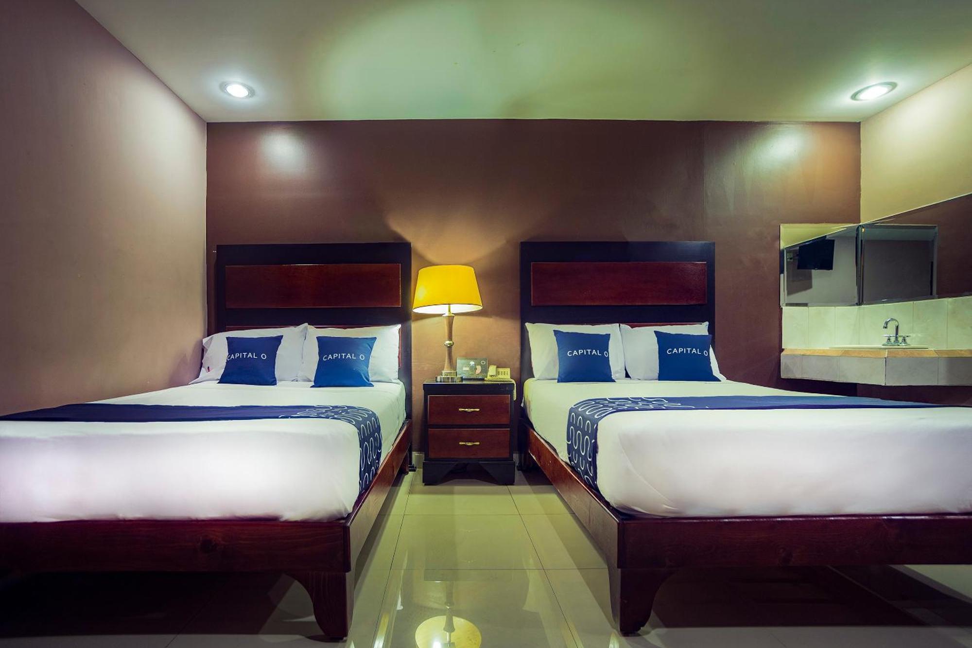 Capital O Hotel Diro, Монтеррей Экстерьер фото
